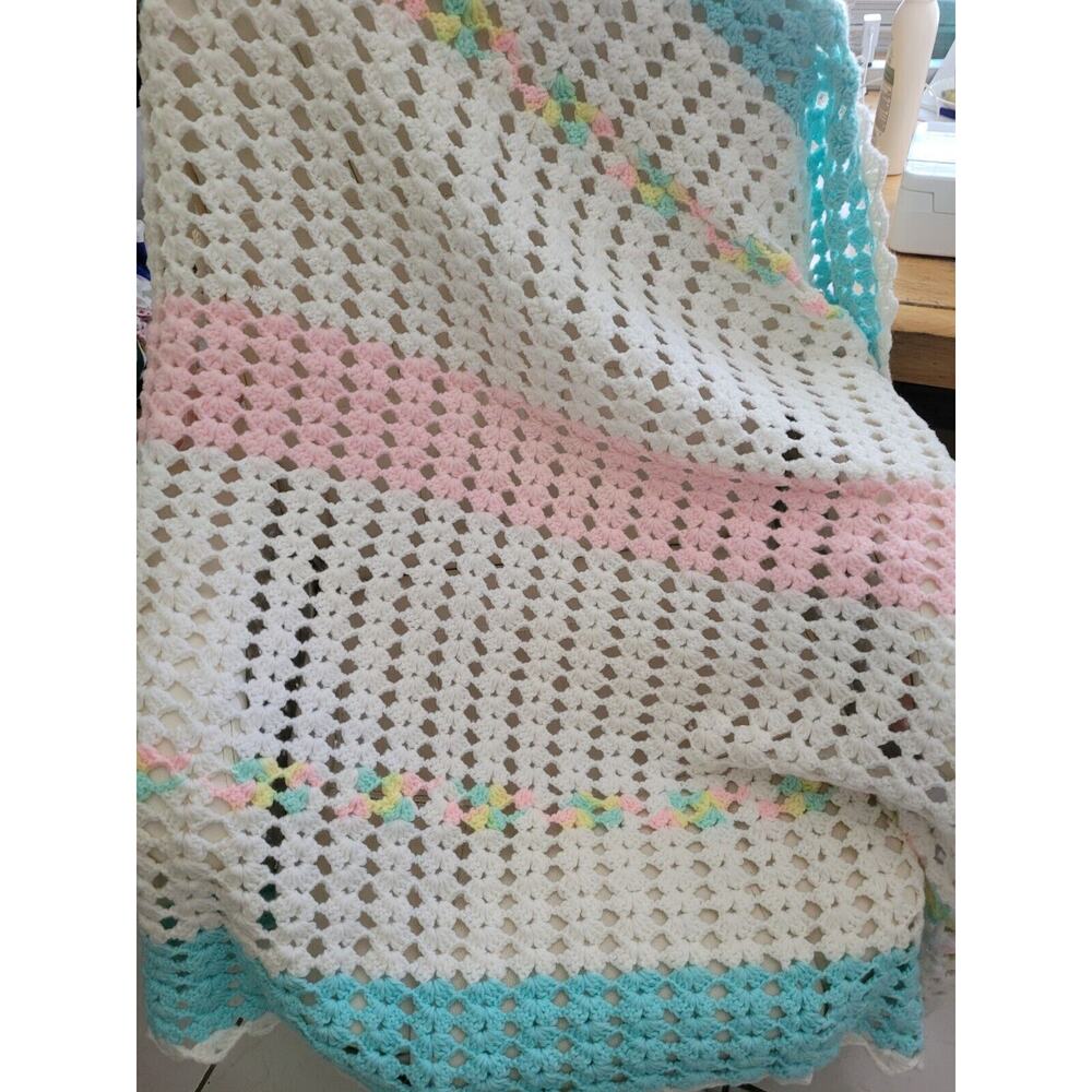 Beautiful Hand Crochet baby blanket  scalloped edges vintage